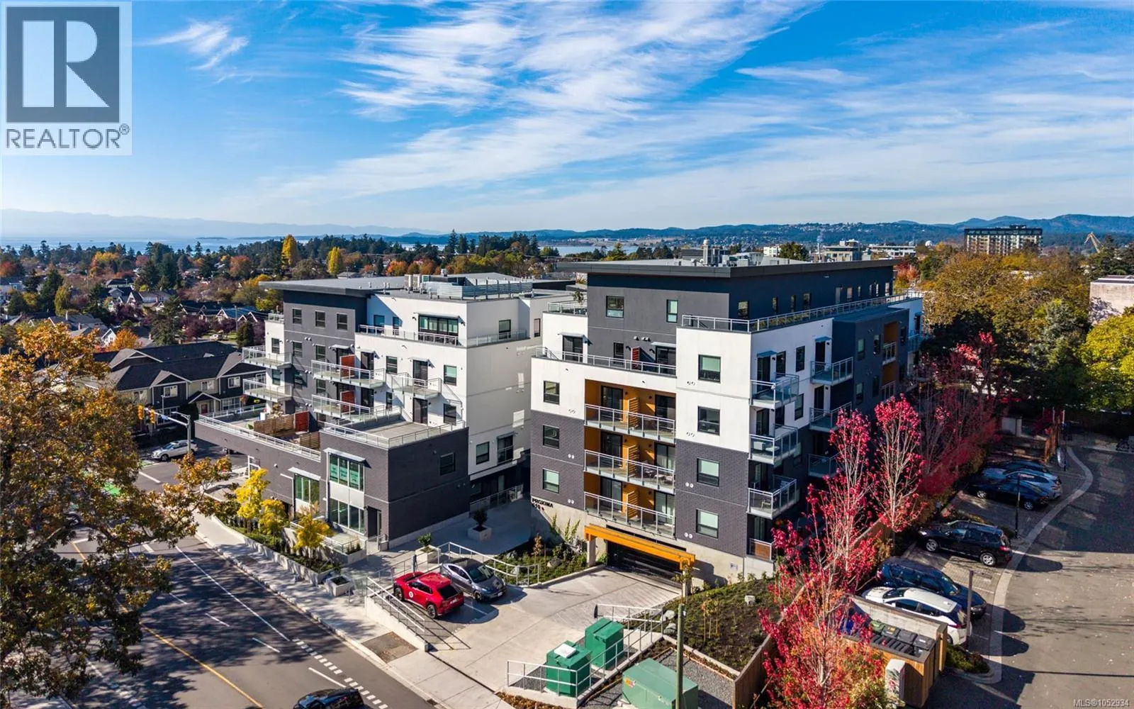 211 1102 Esquimalt Rd