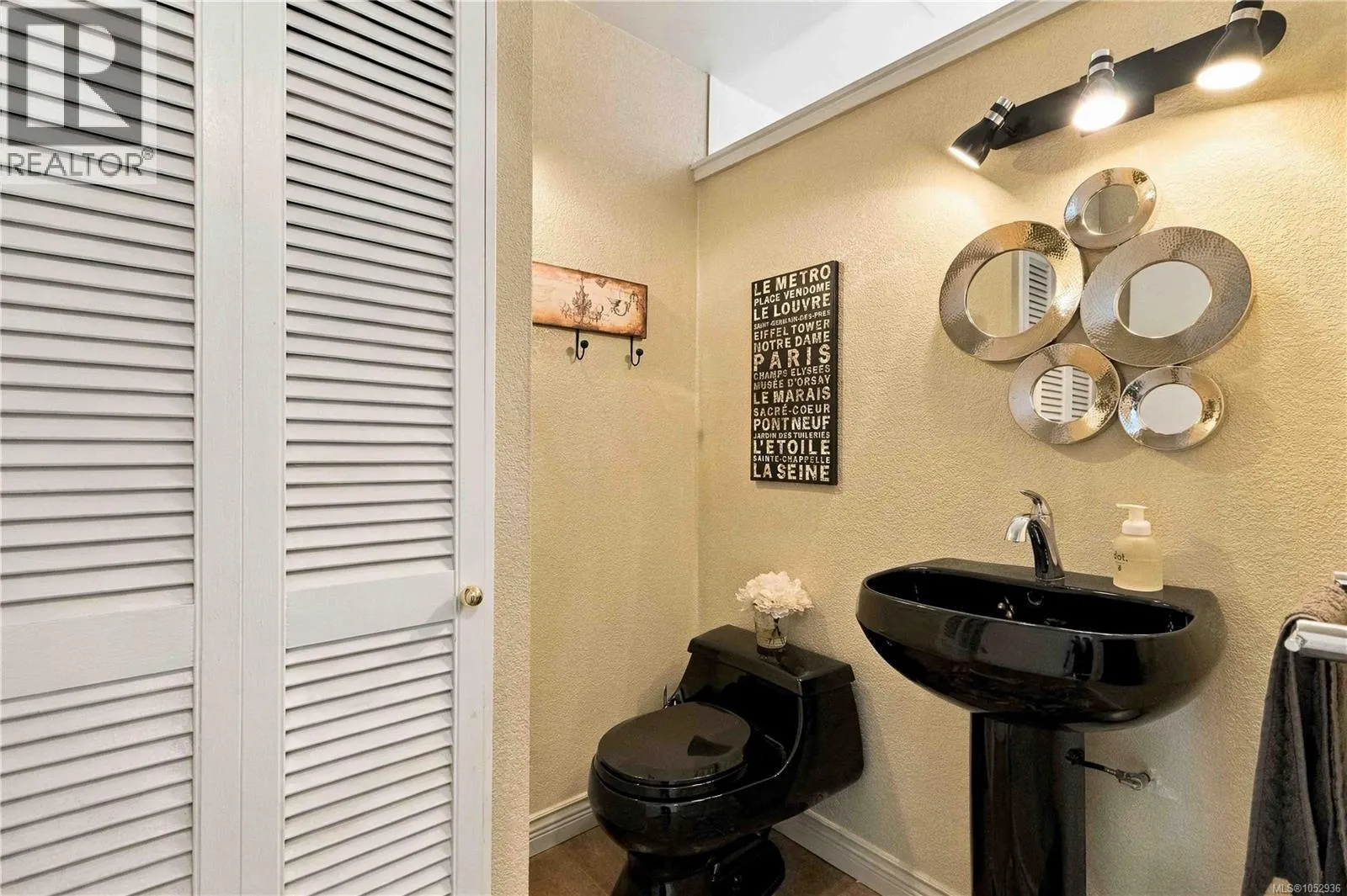10189 West Saanich Rd