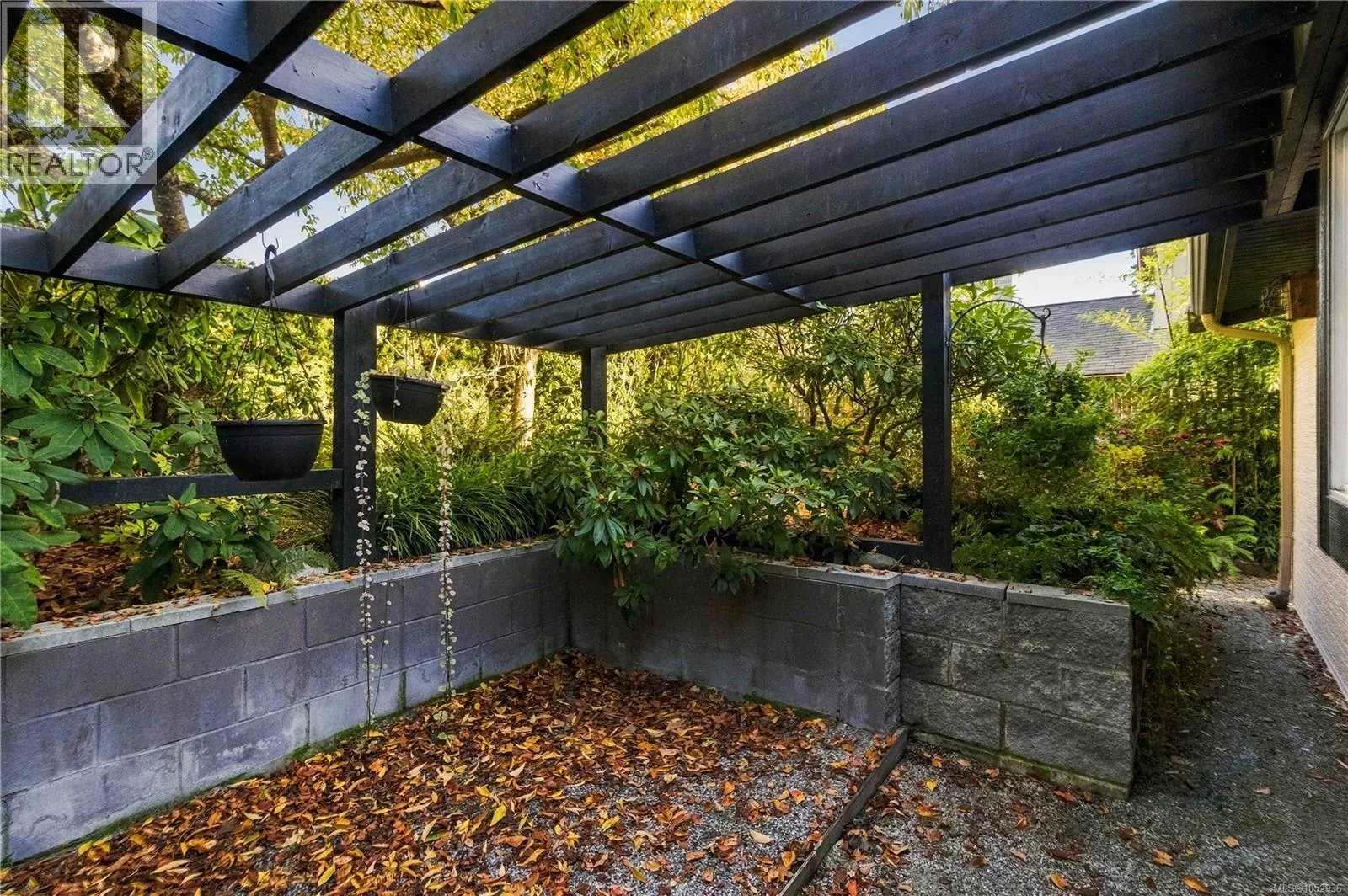 10189 West Saanich Rd