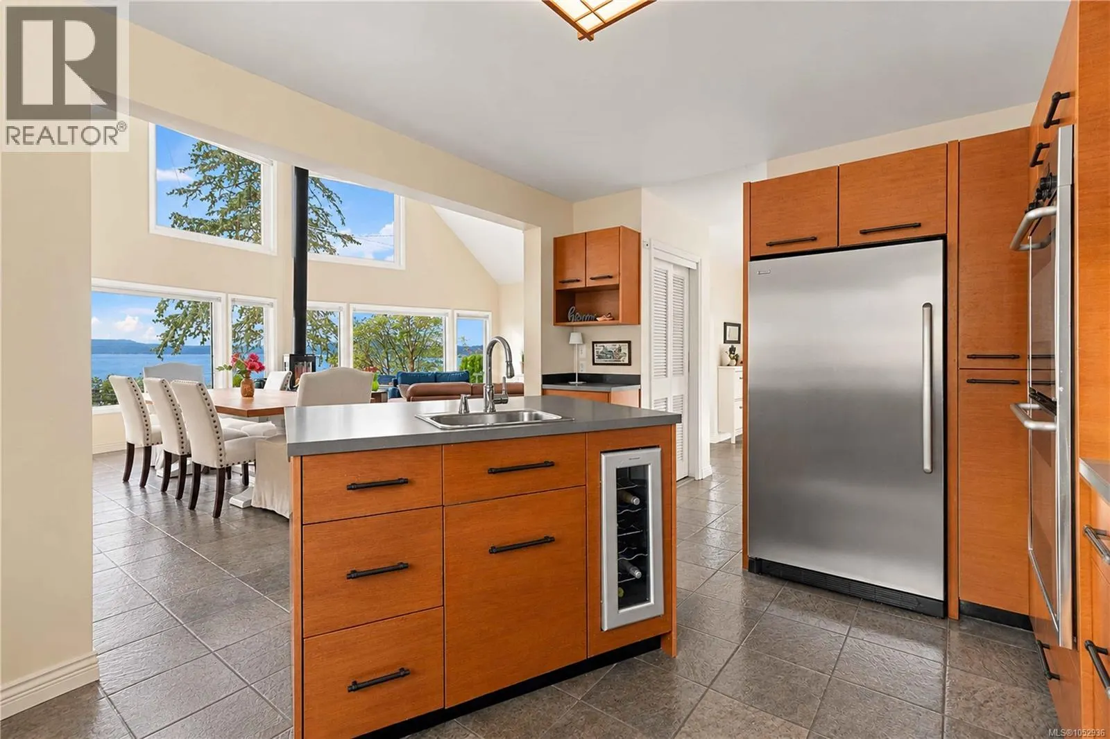 10189 West Saanich Rd