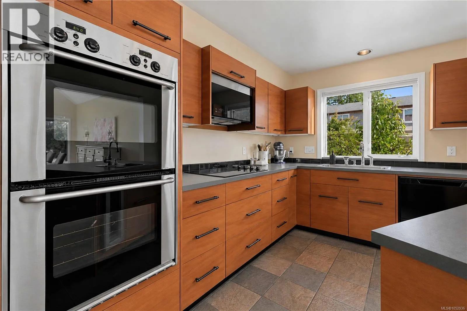 10189 West Saanich Rd