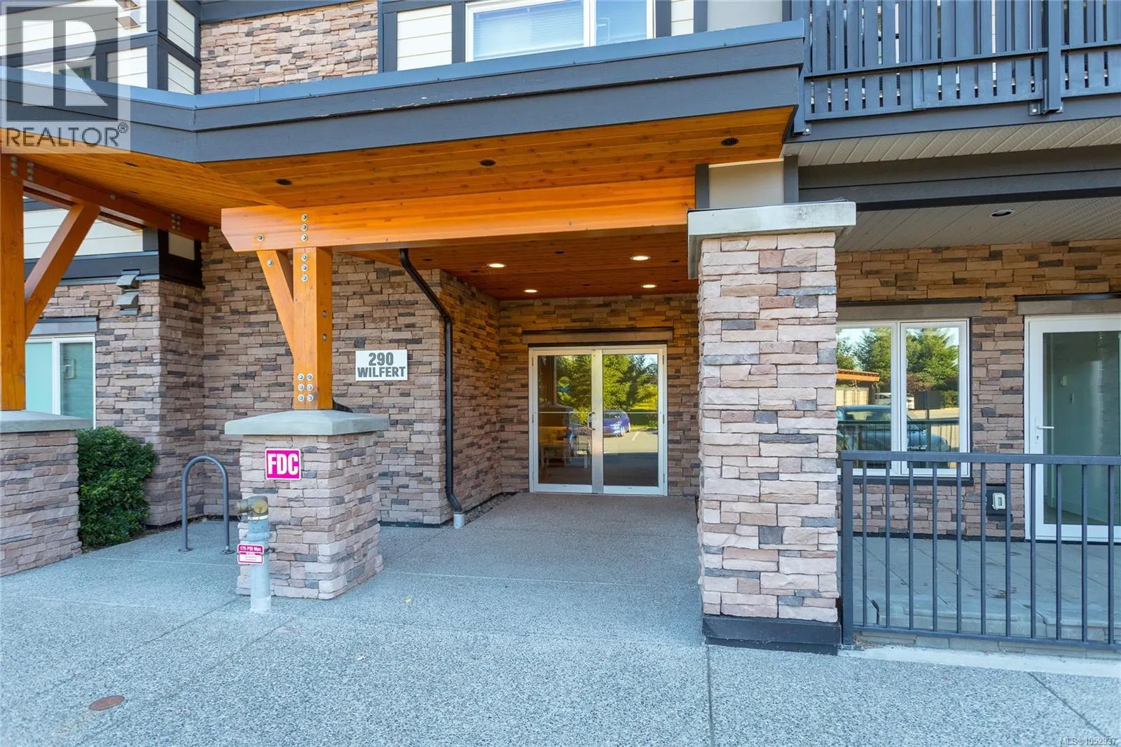207 290 Wilfert Rd