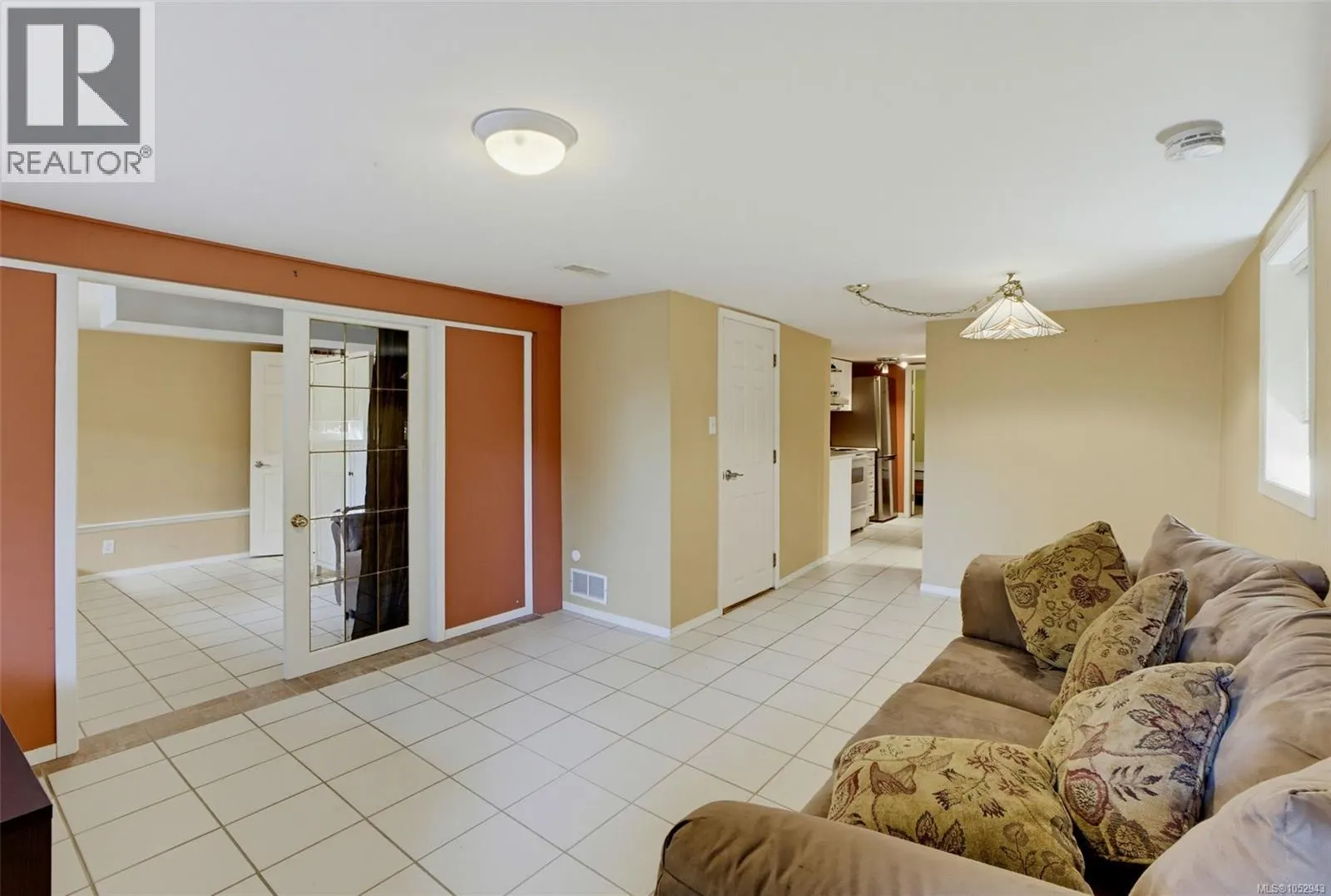 1271 McKenzie St