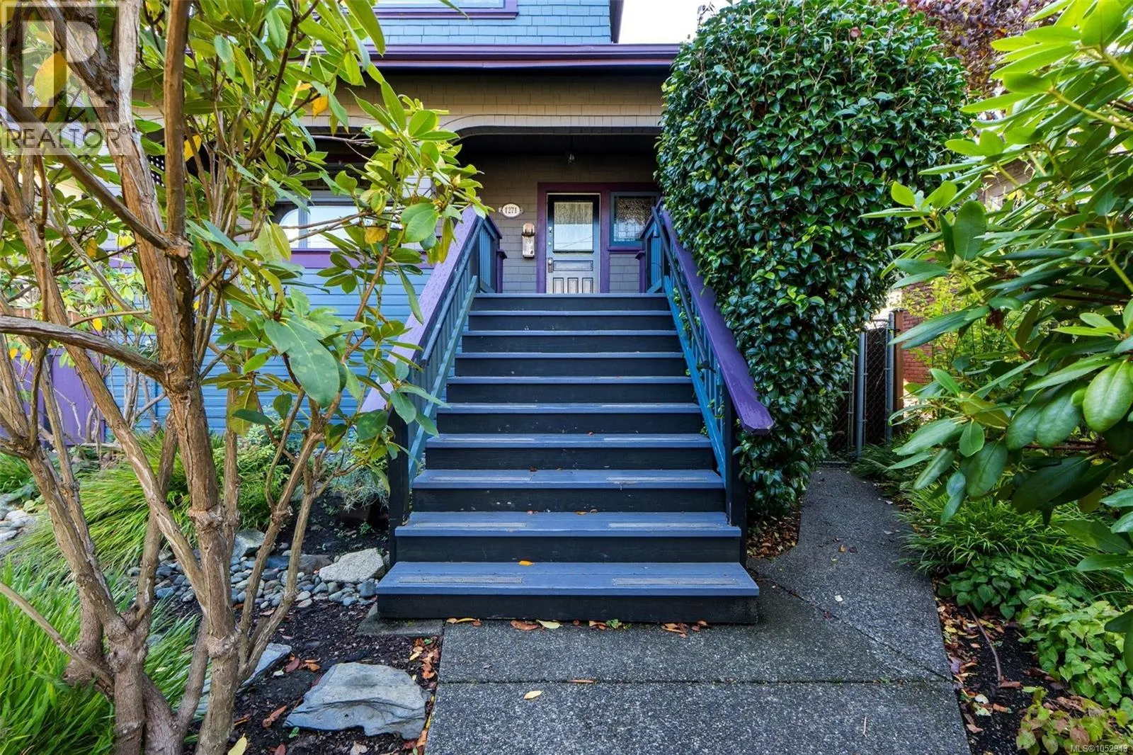 1271 McKenzie St