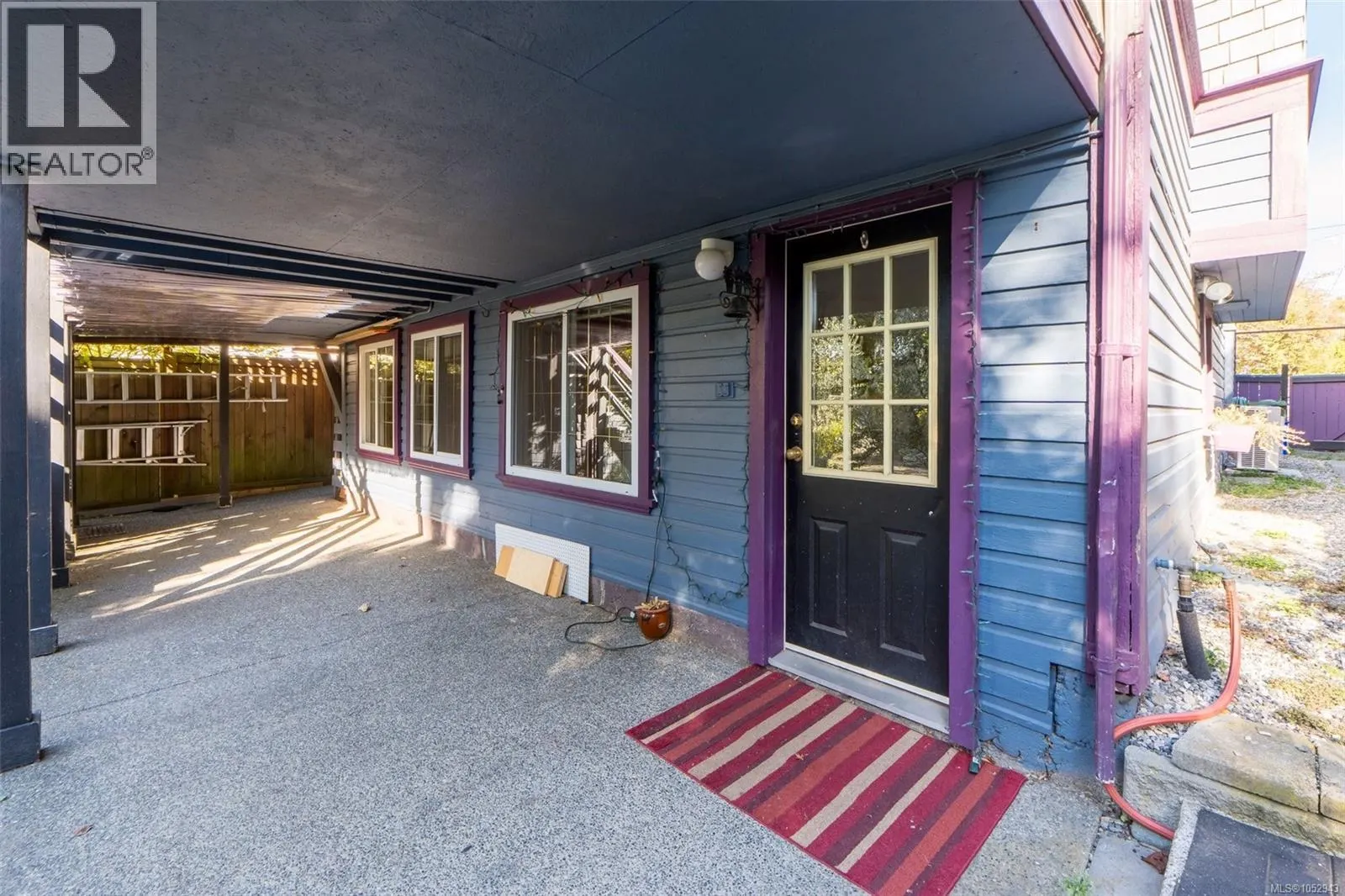 1271 McKenzie St