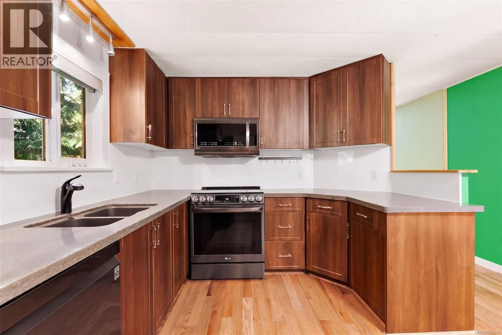 C24 920 Whittaker Rd