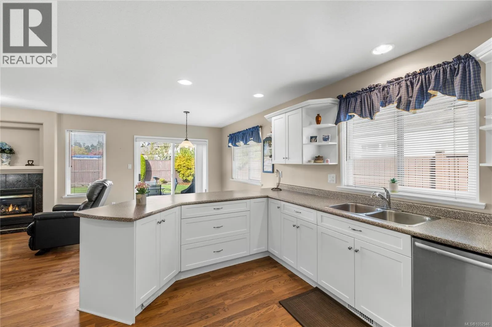 1049 Sunrise Dr