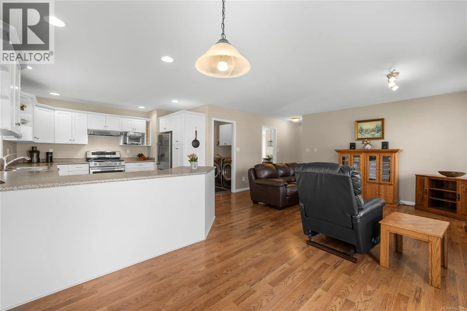 1049 Sunrise Dr