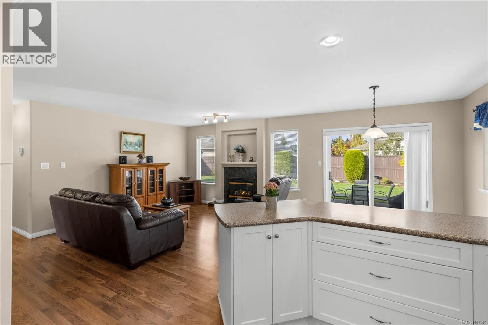 1049 Sunrise Dr