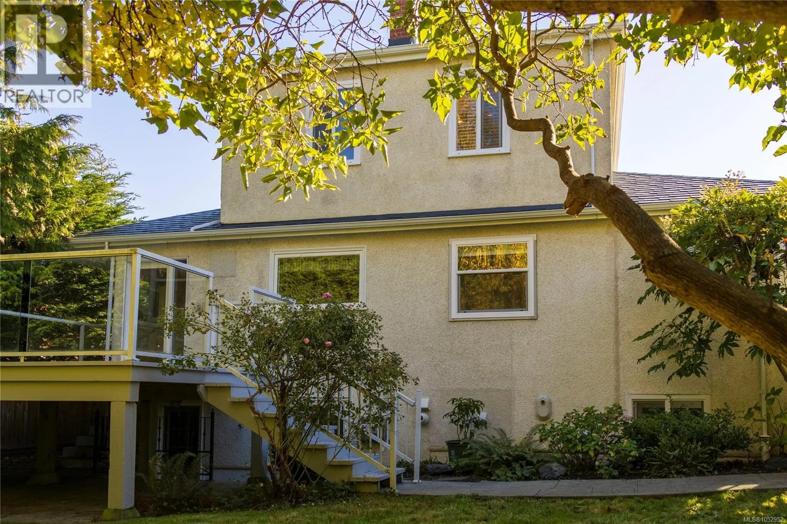 218 Beach Dr