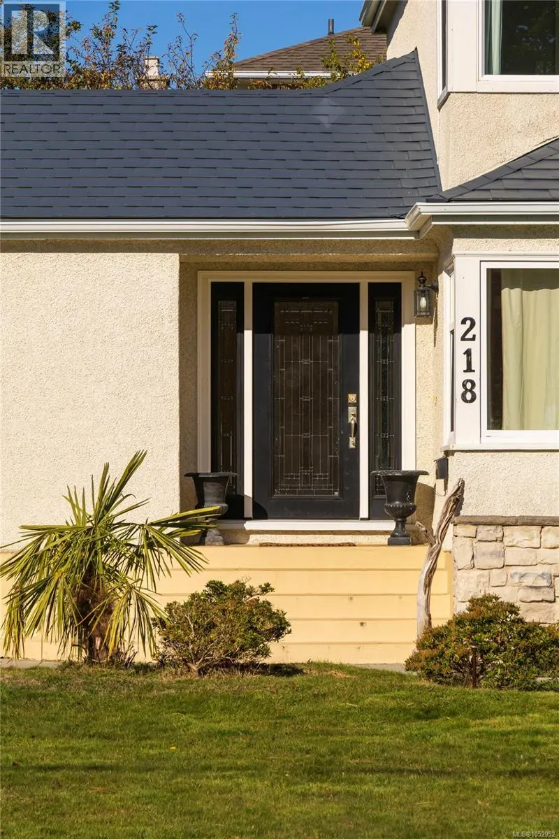 218 Beach Dr