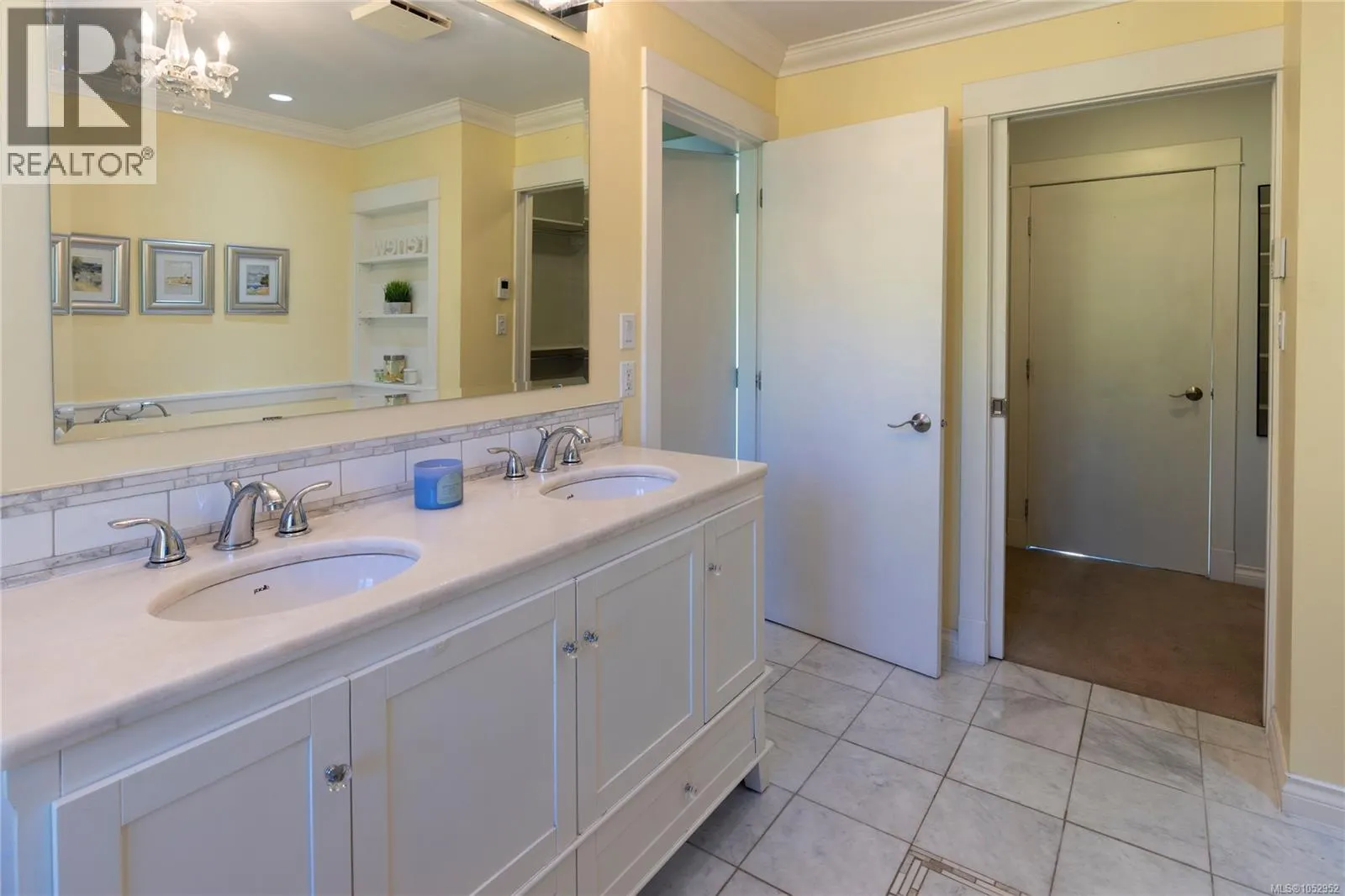 218 Beach Dr