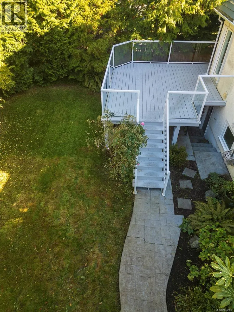 218 Beach Dr