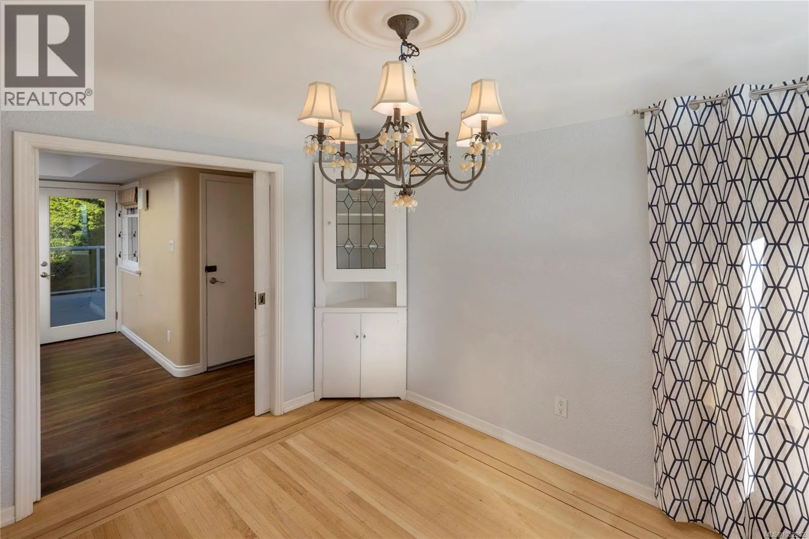 218 Beach Dr