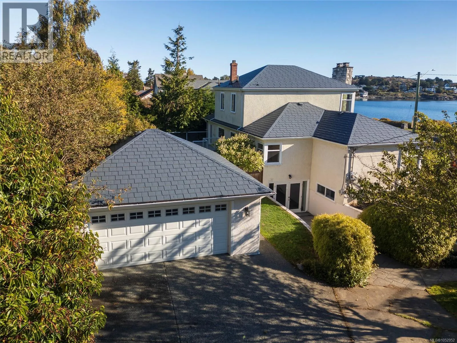 218 Beach Dr