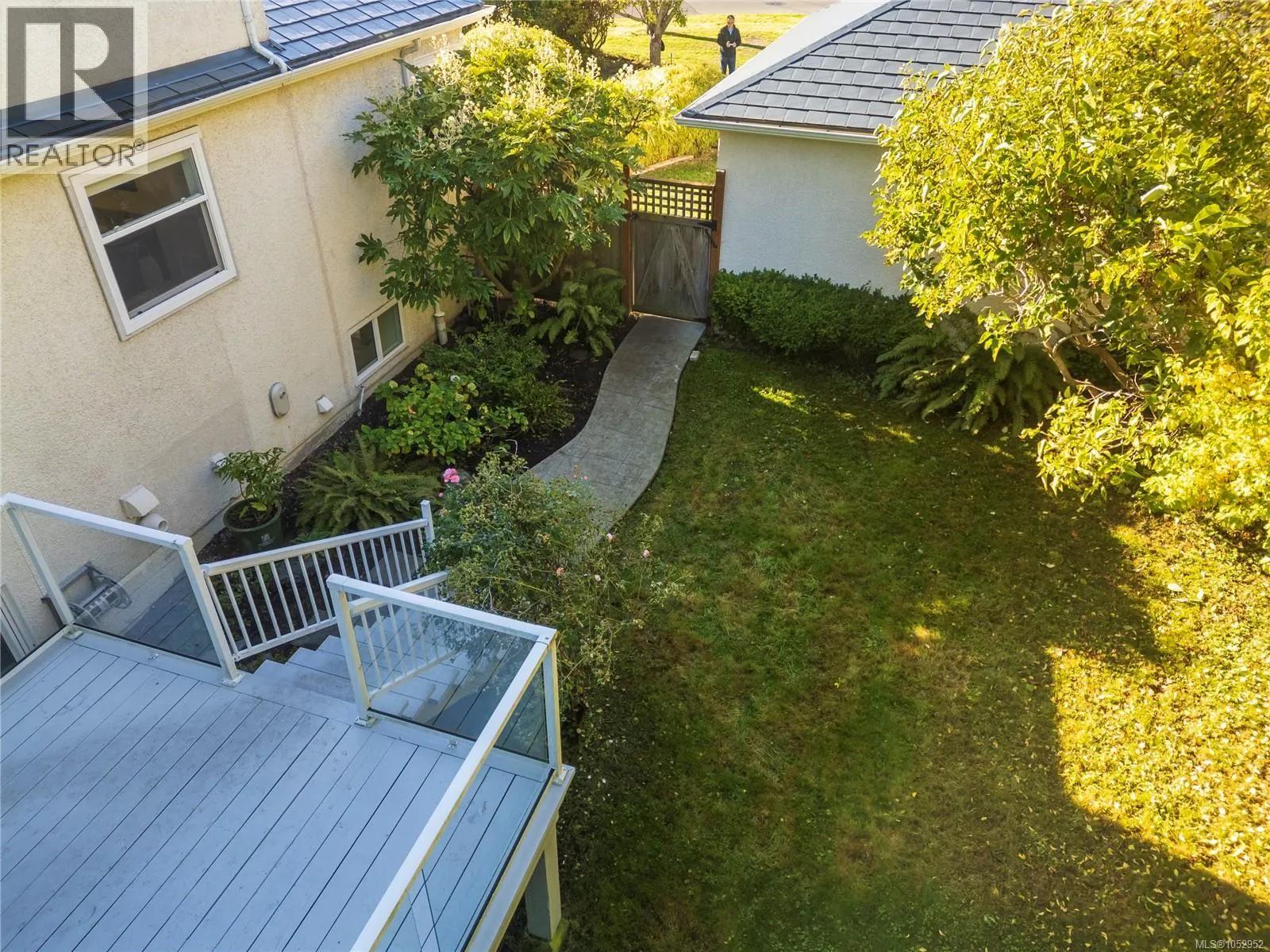 218 Beach Dr