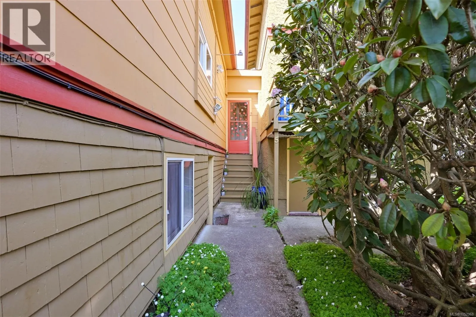 1620 Camosun St