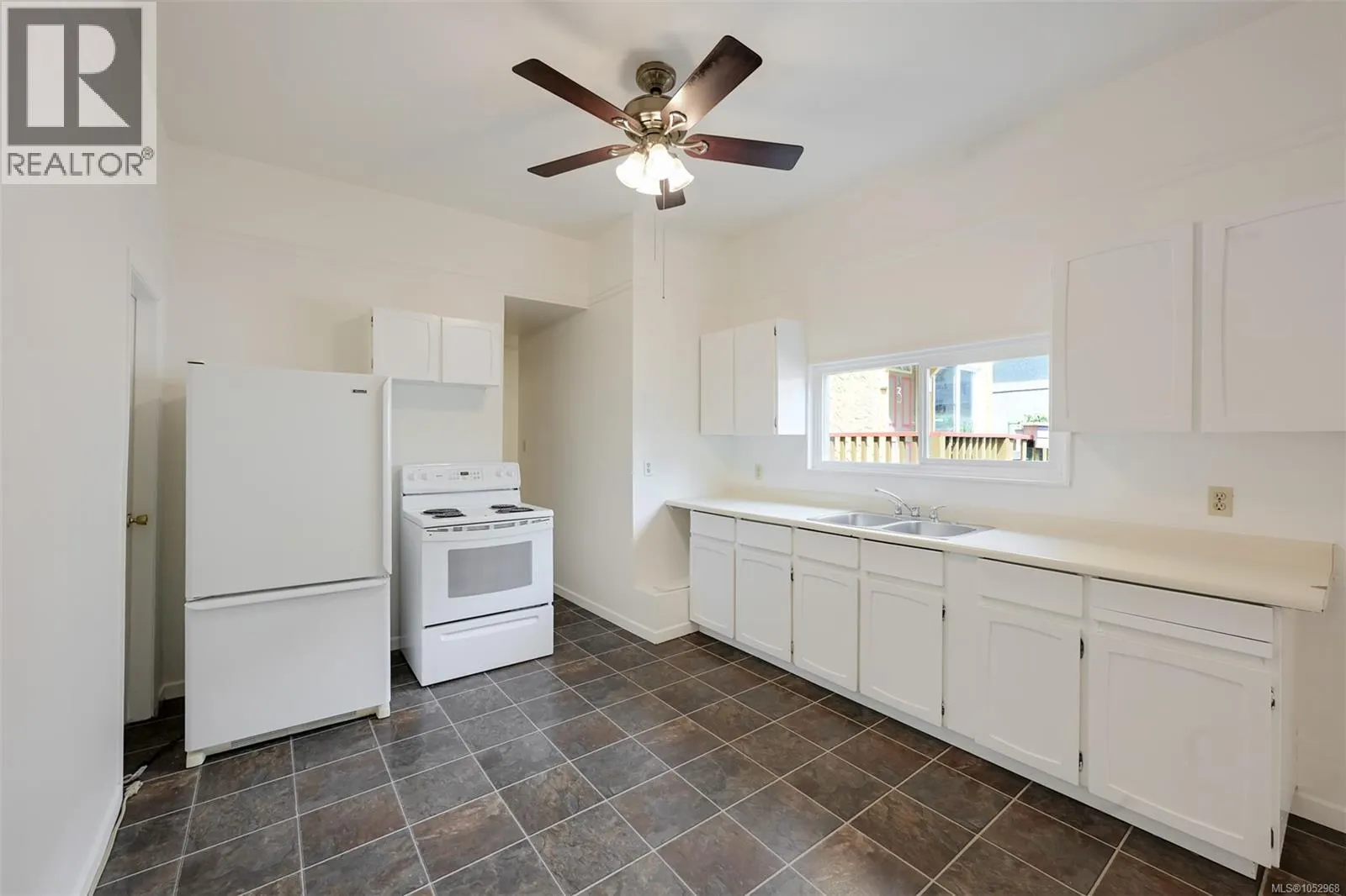 1620 Camosun St