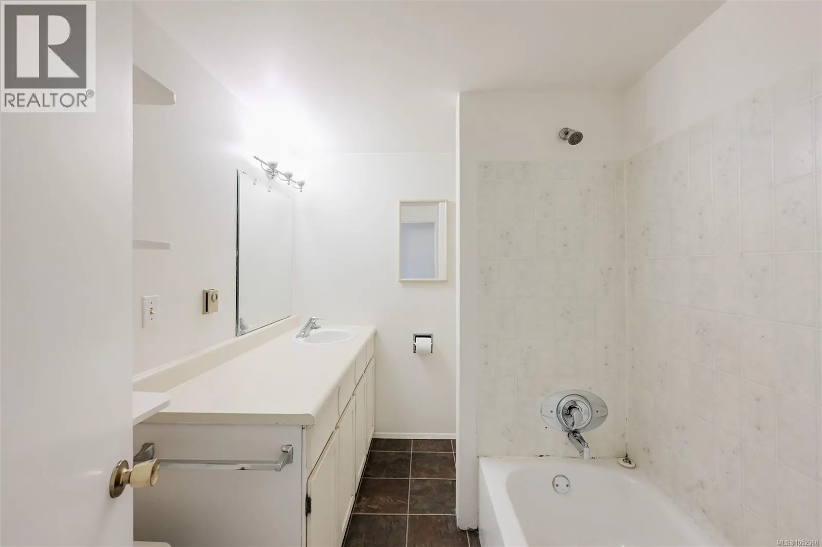 1620 Camosun St
