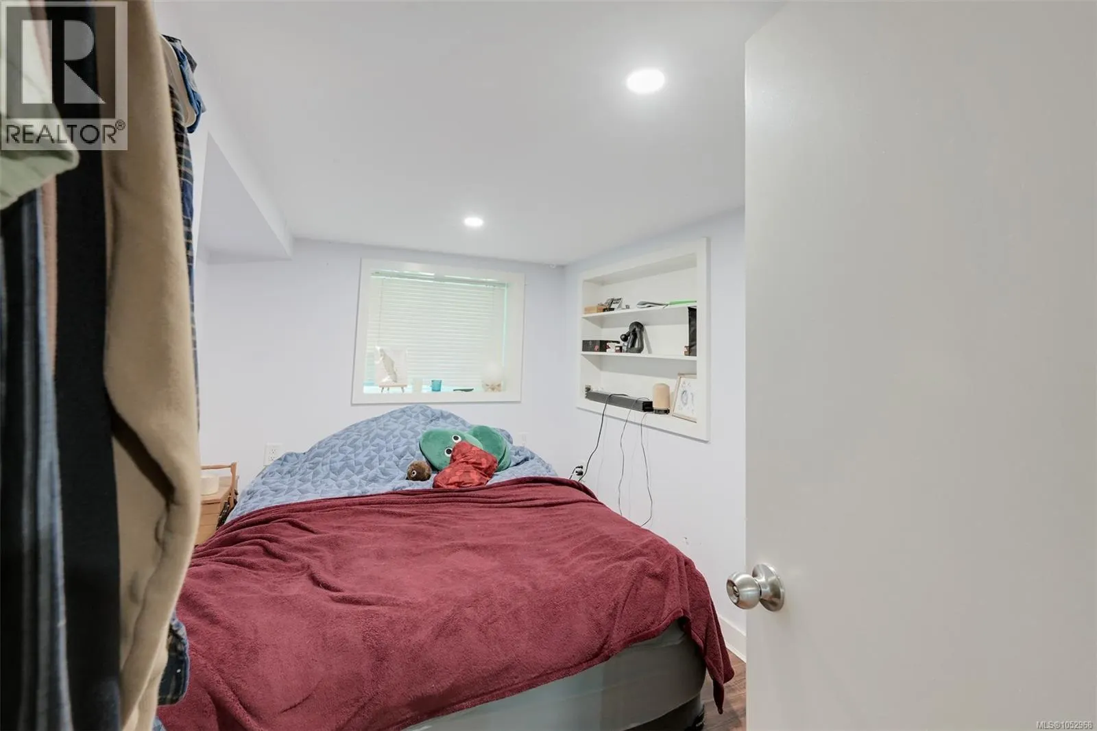 1620 Camosun St