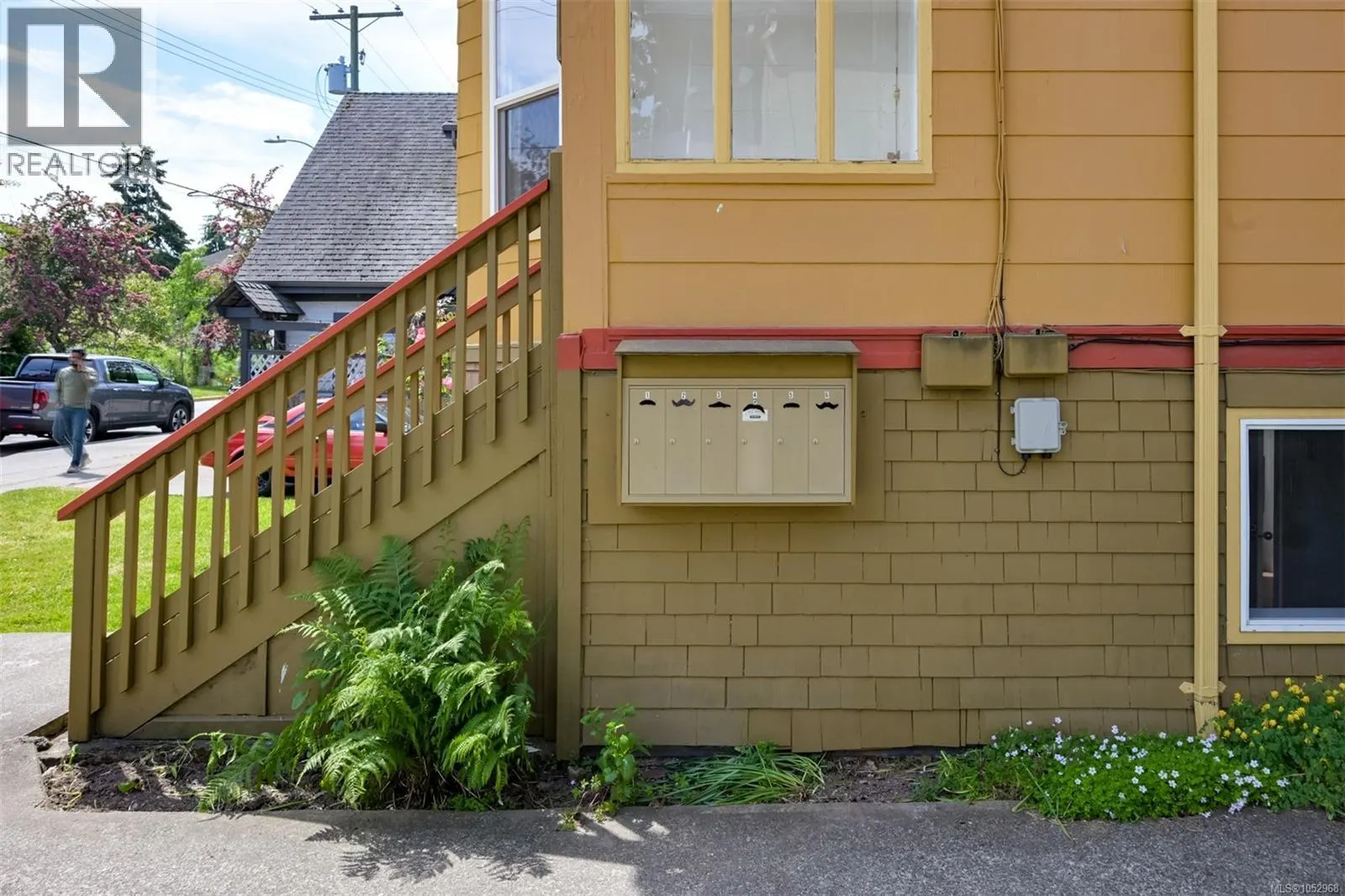 1620 Camosun St