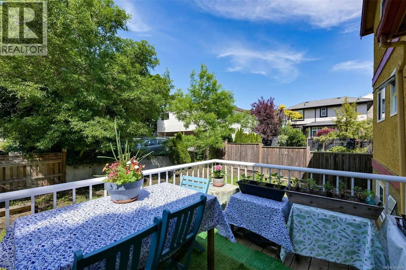 1620 Camosun St