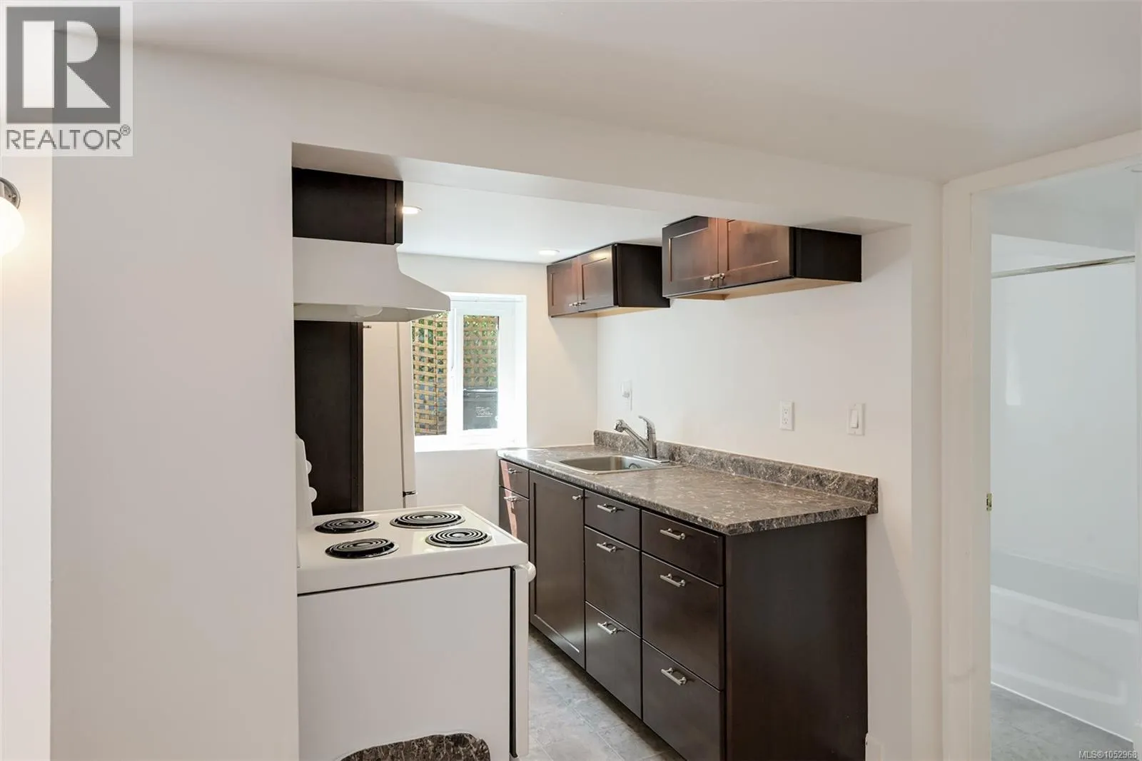 1620 Camosun St