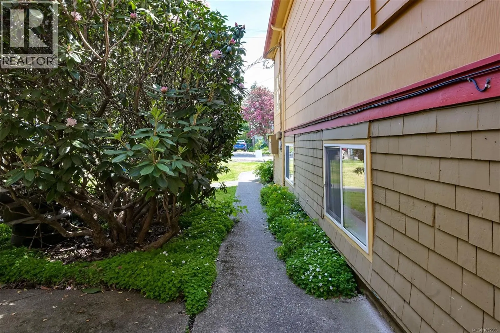 1620 Camosun St