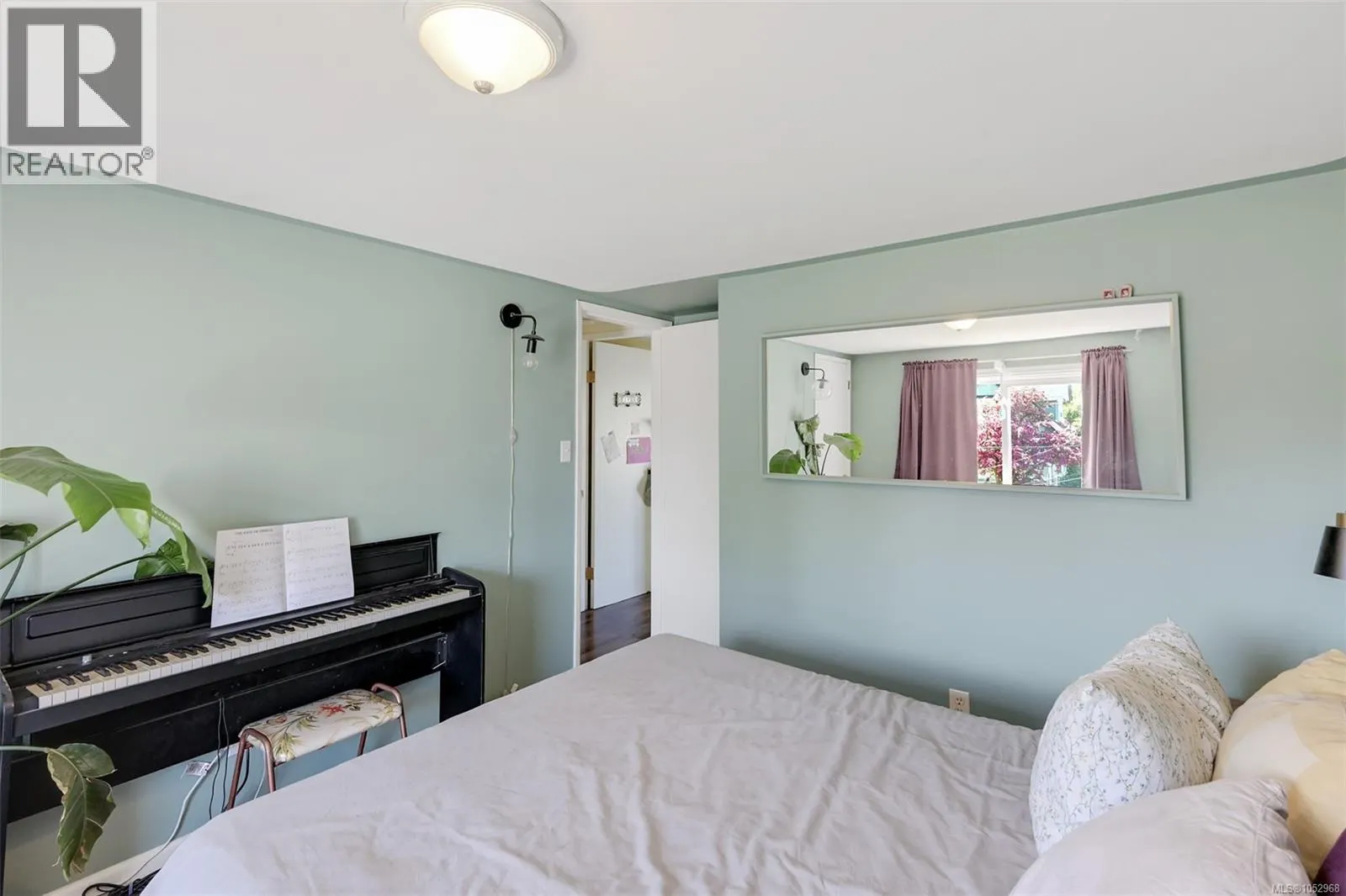 1620 Camosun St