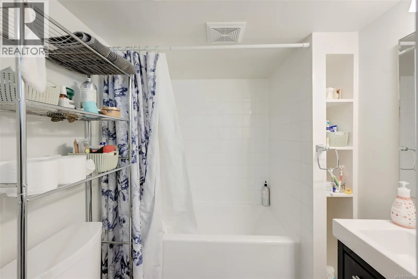 1620 Camosun St
