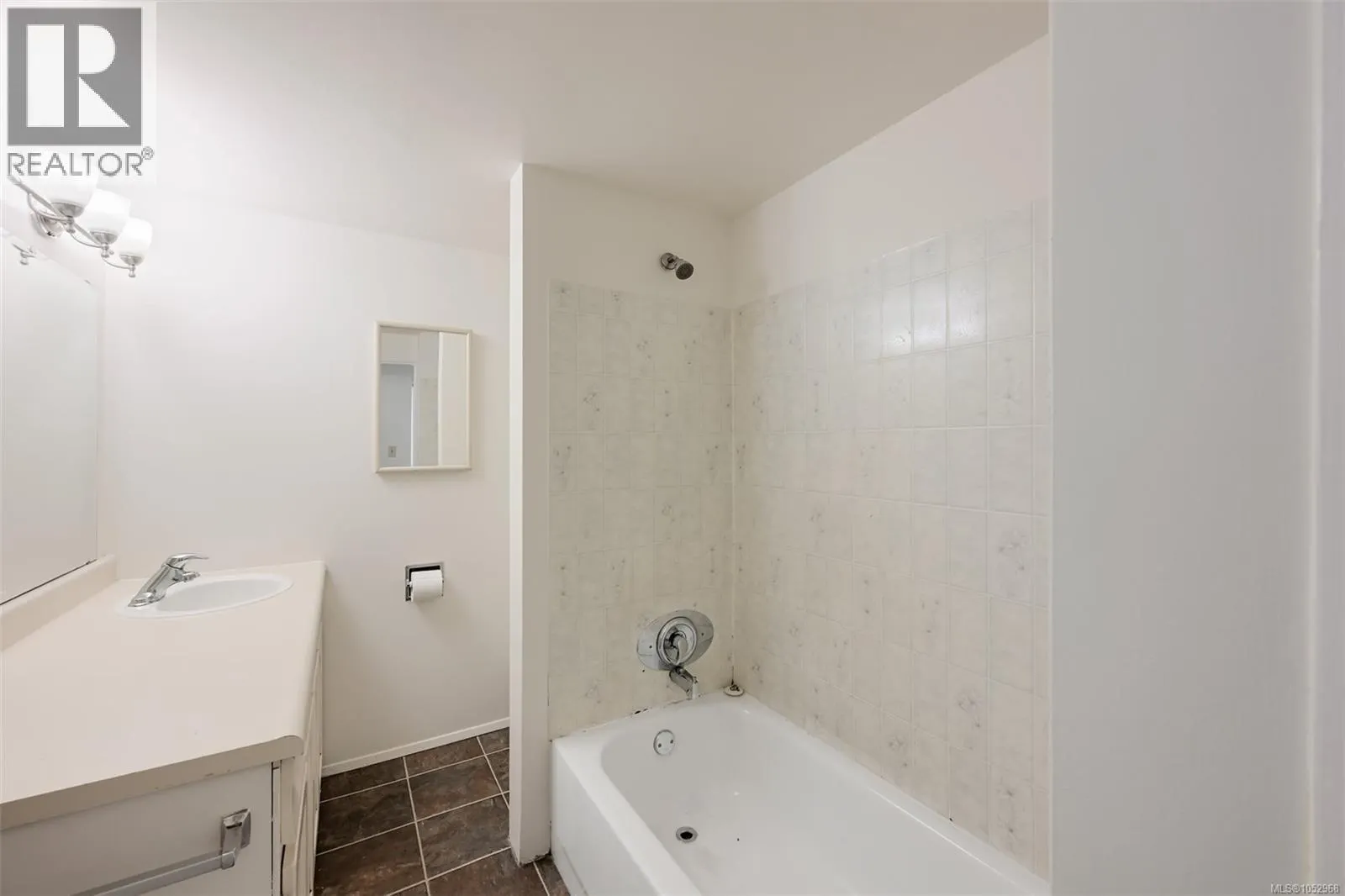 1620 Camosun St