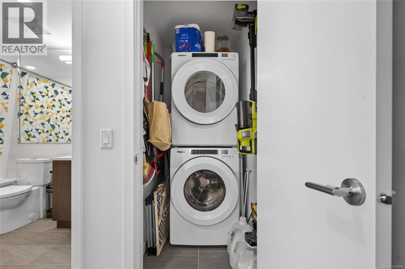 101 7162 West Saanich Rd