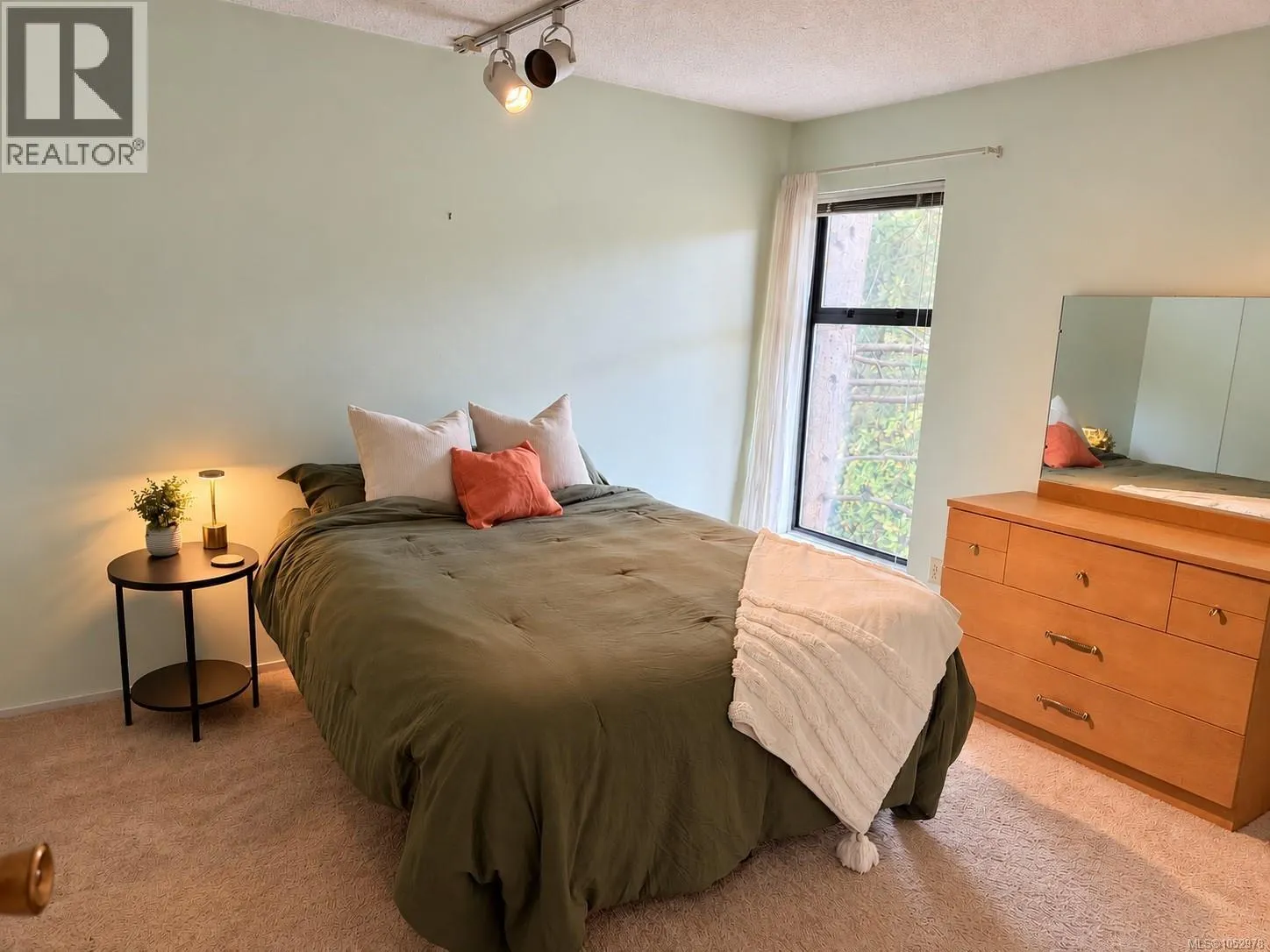 4039 Daffodil Pl