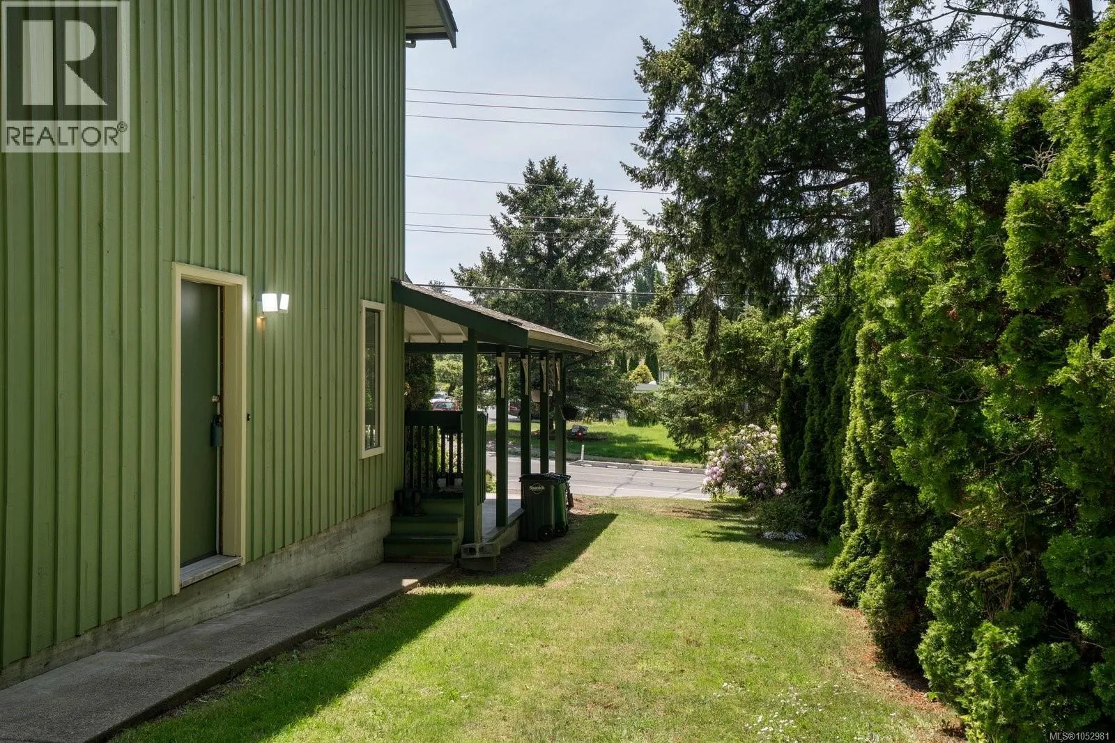 764 Mann Ave