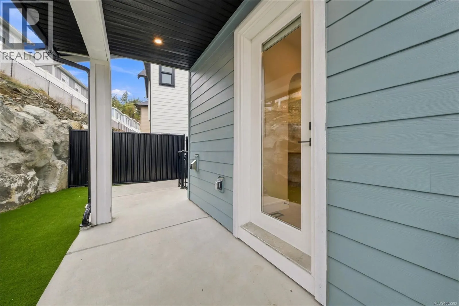 817 BLACKBIRD Pl