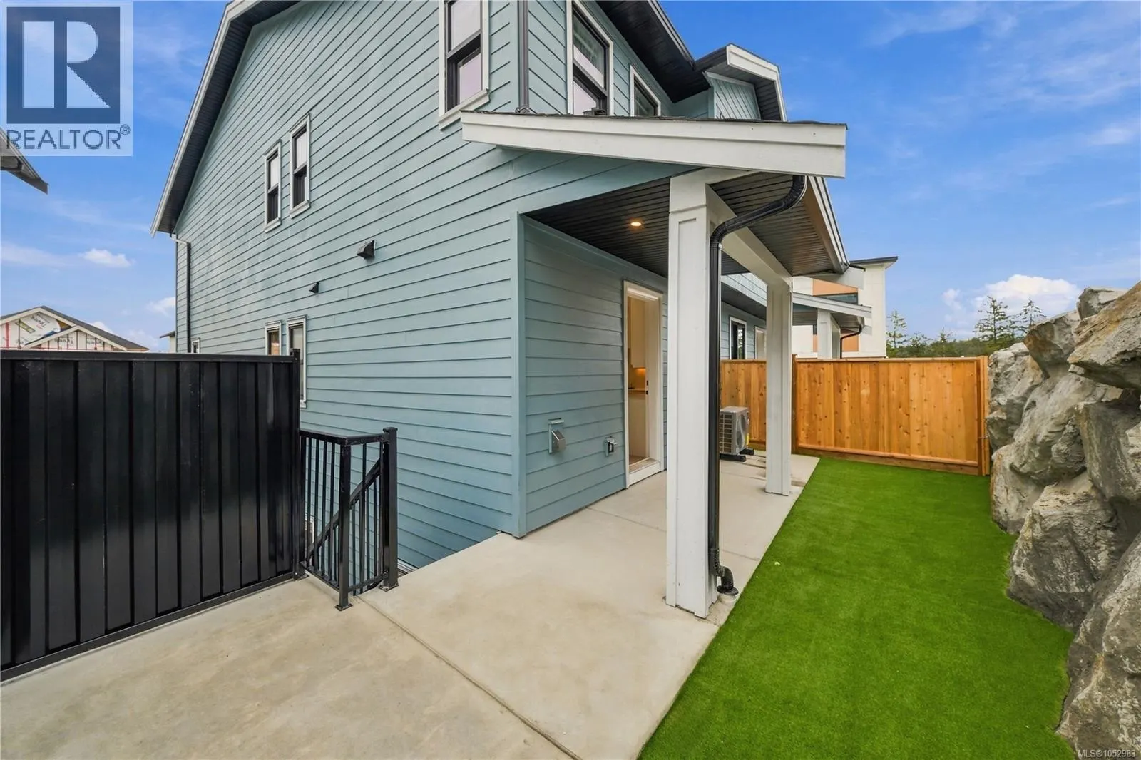 817 BLACKBIRD Pl