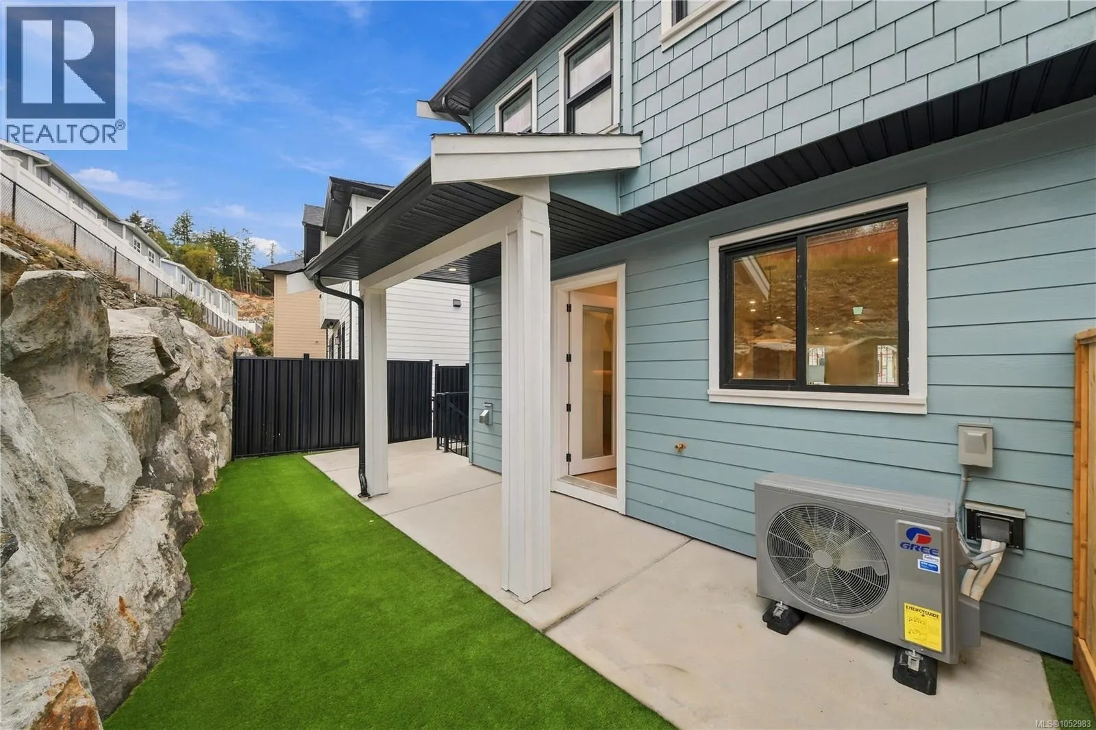817 BLACKBIRD Pl