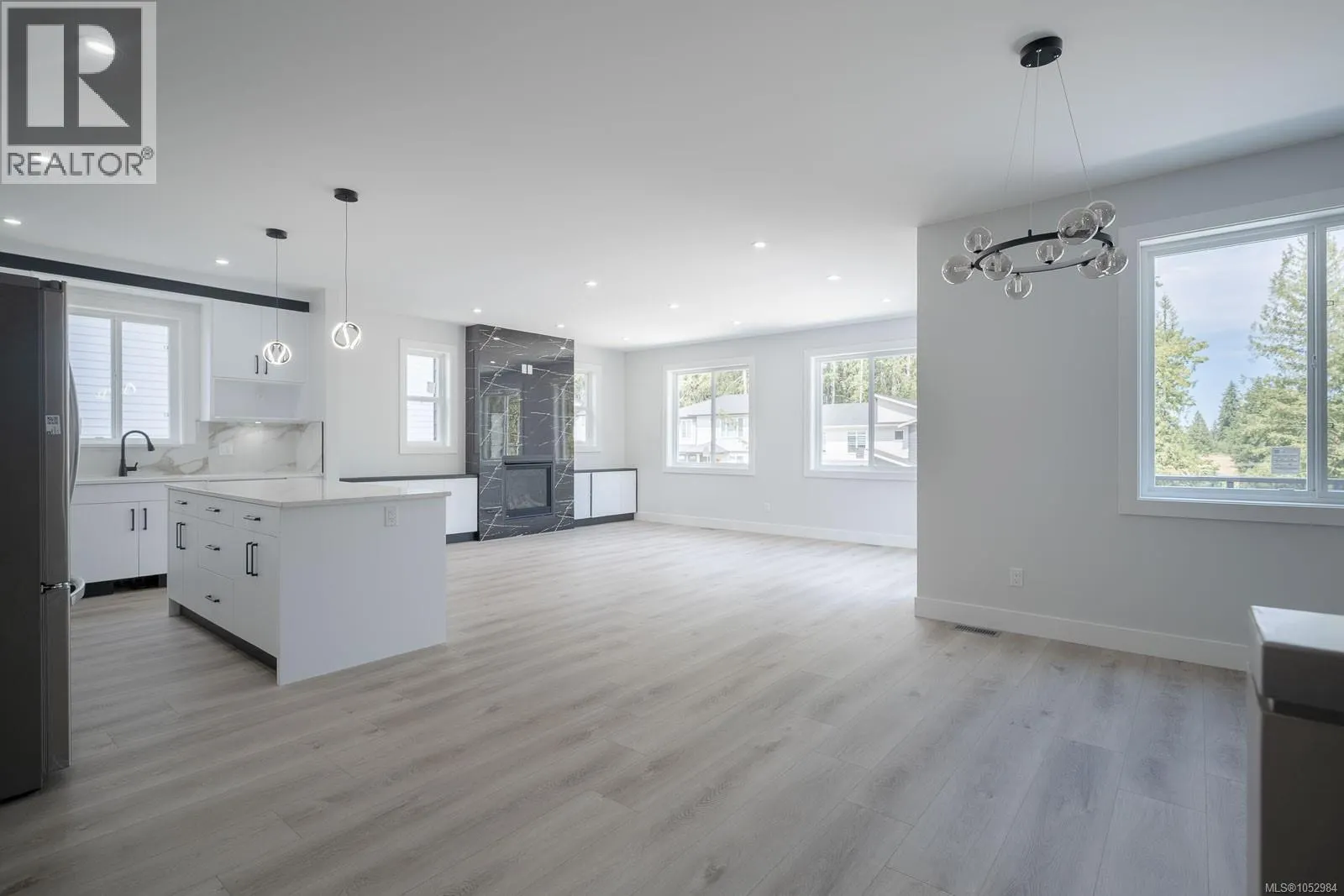351 Avaani Way