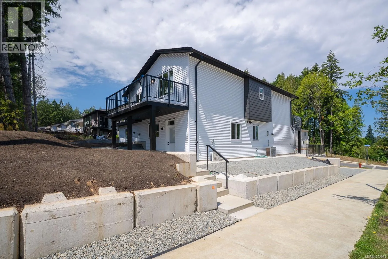351 Avaani Way