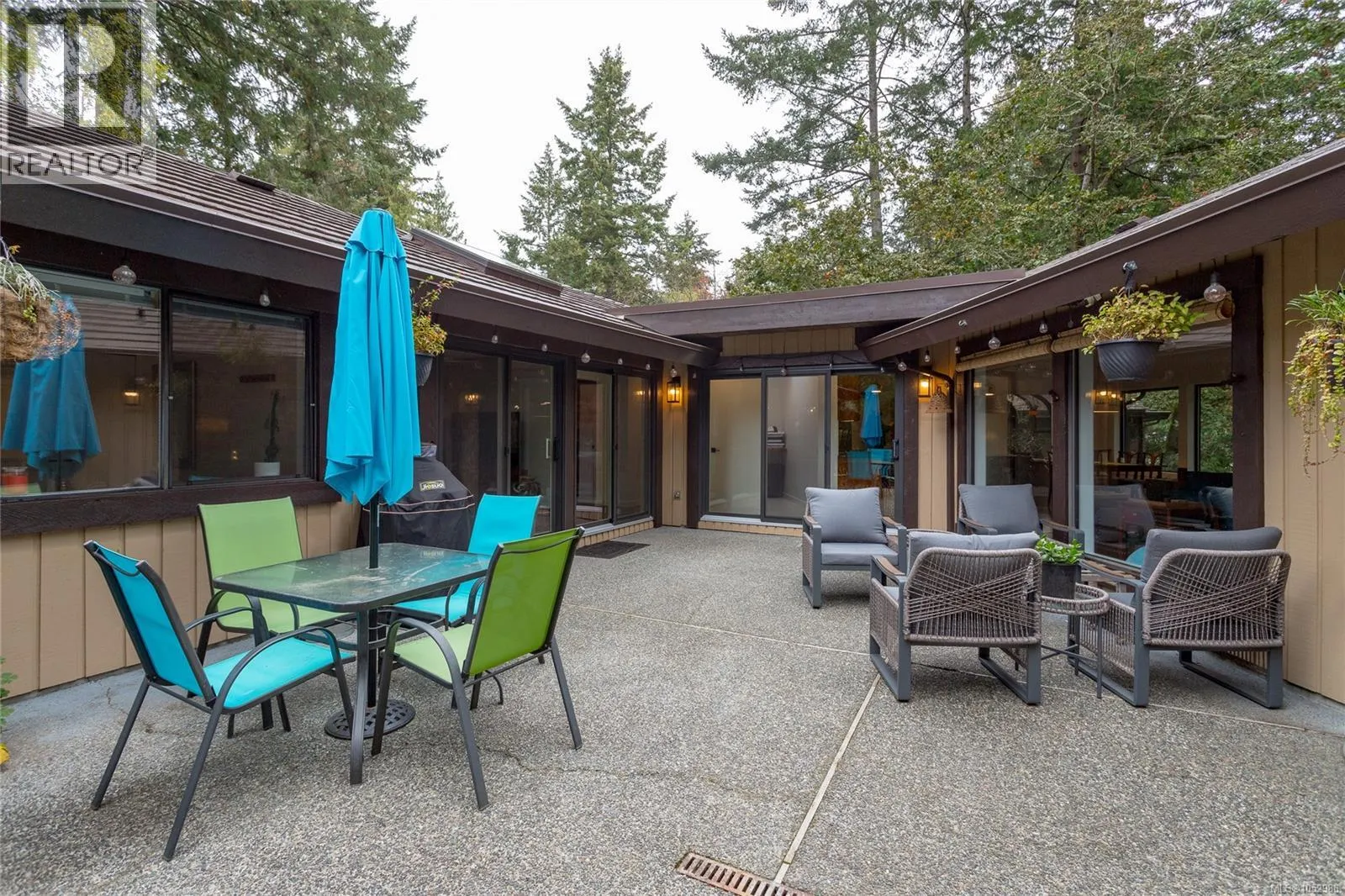 1043 Pondwood Lane