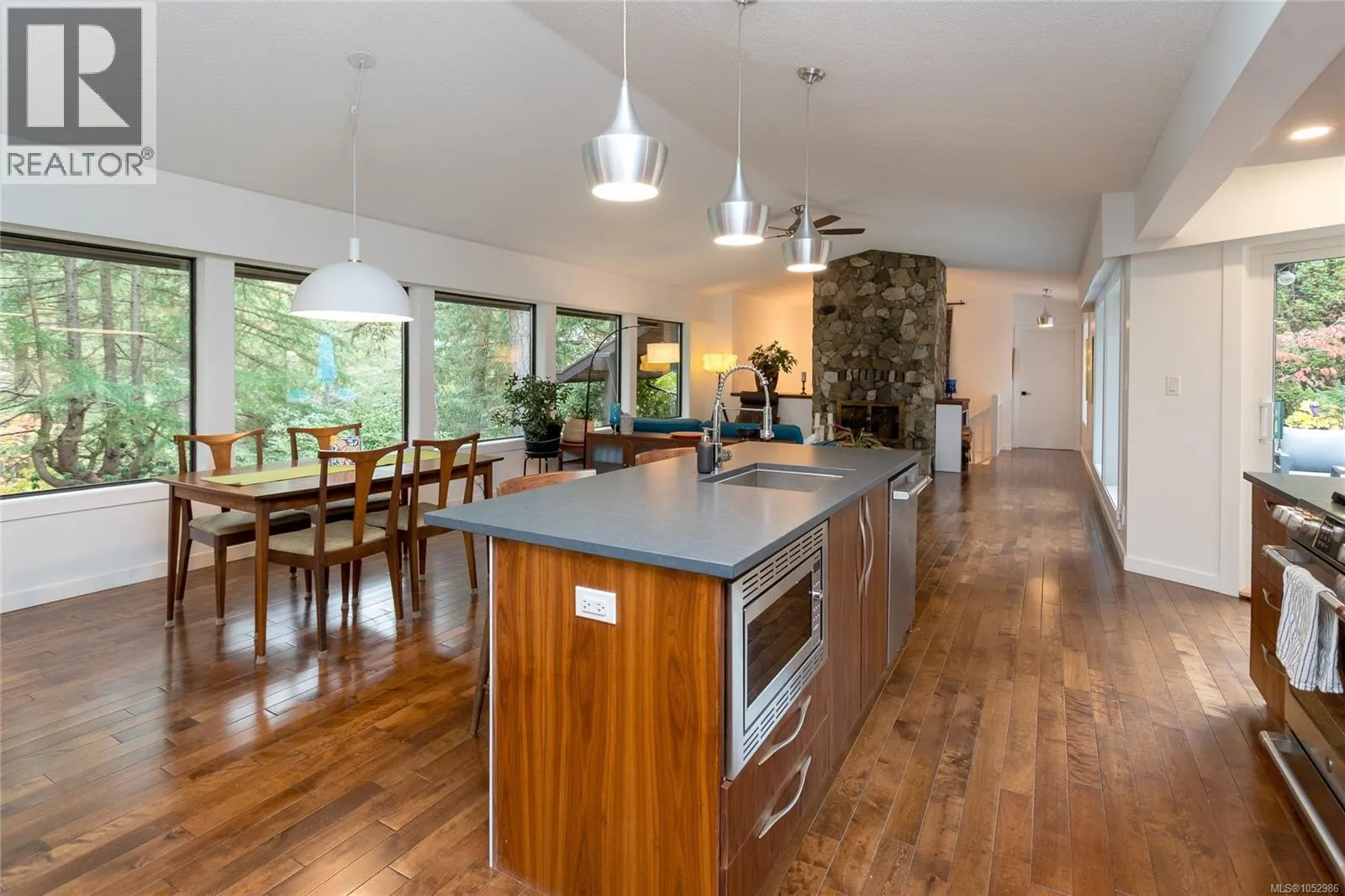 1043 Pondwood Lane