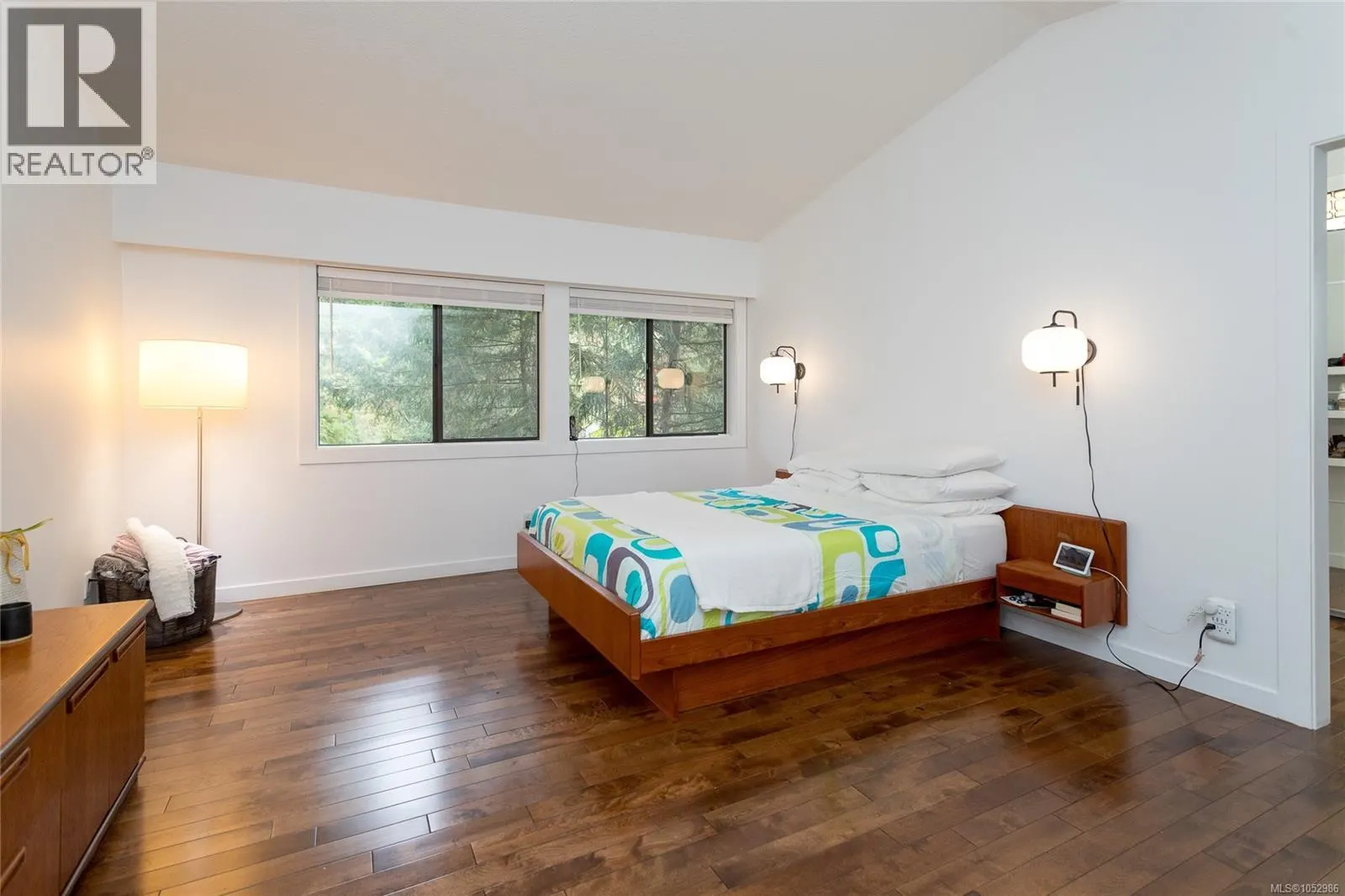 1043 Pondwood Lane