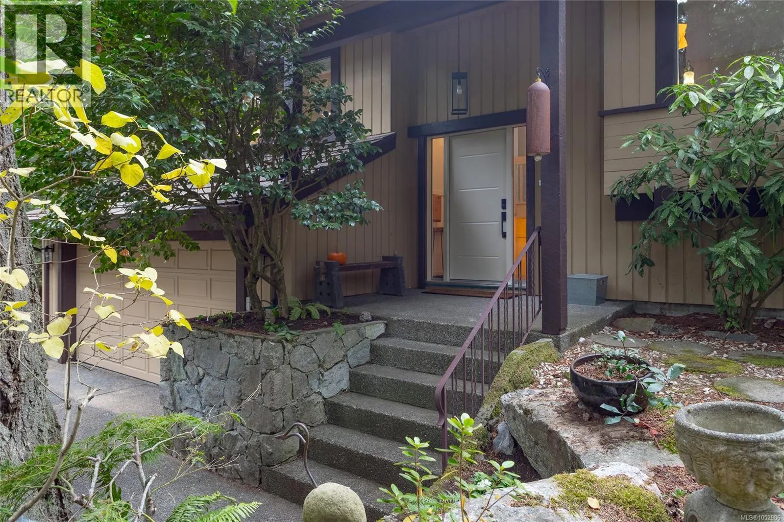 1043 Pondwood Lane