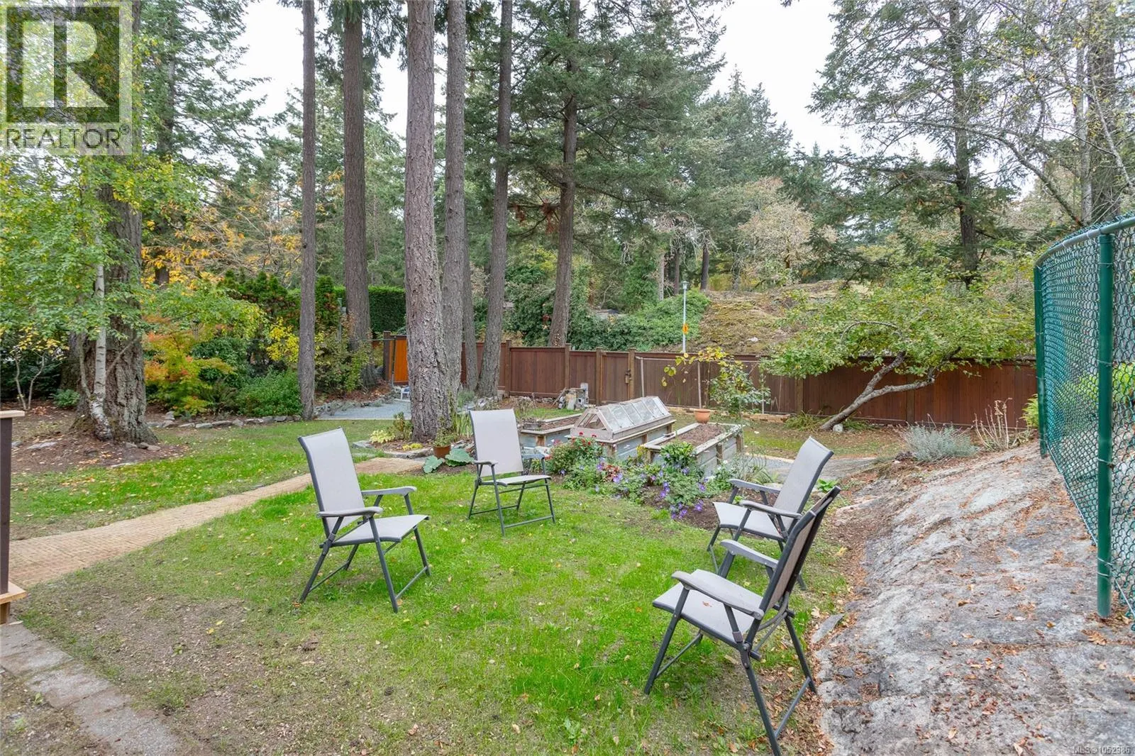 1043 Pondwood Lane