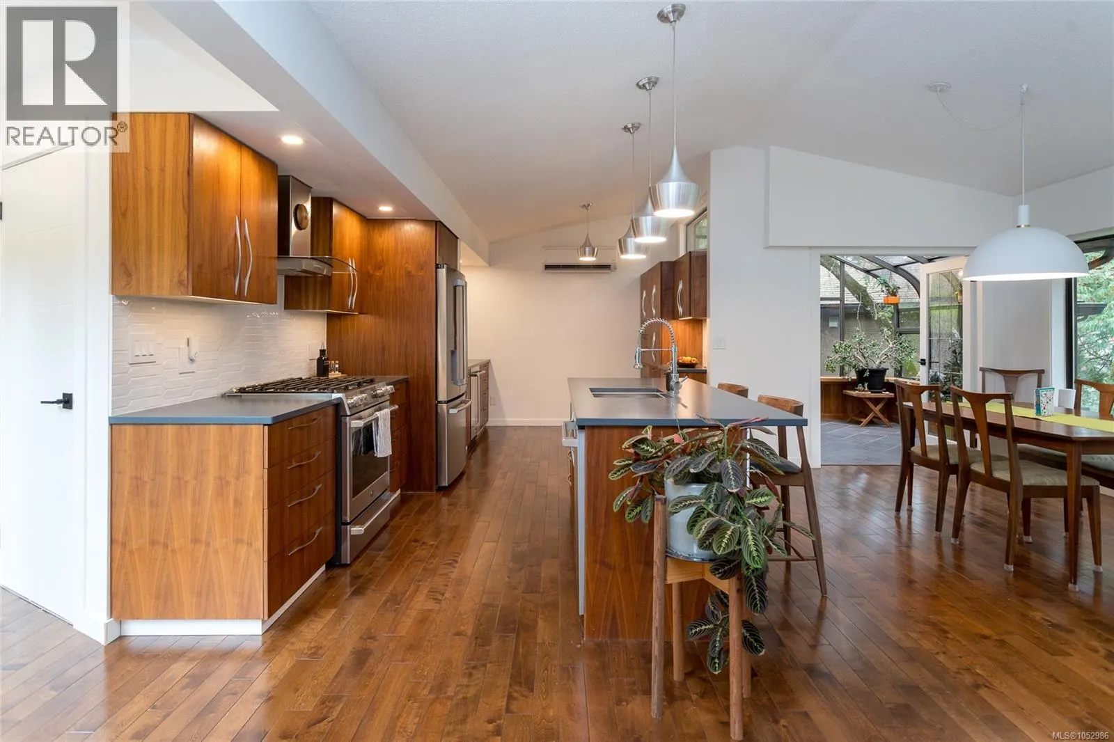 1043 Pondwood Lane
