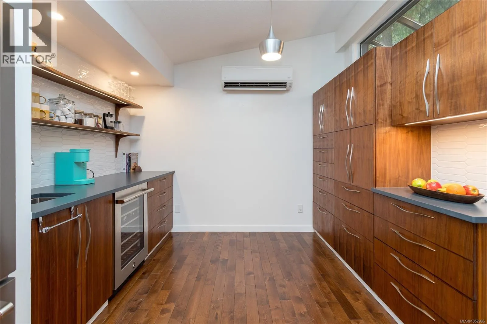 1043 Pondwood Lane