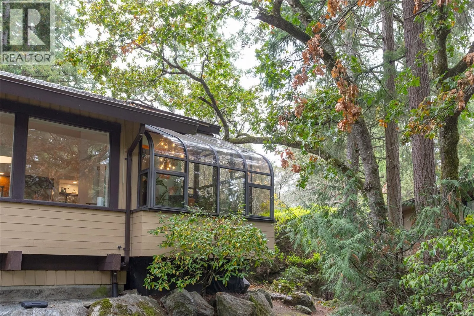 1043 Pondwood Lane