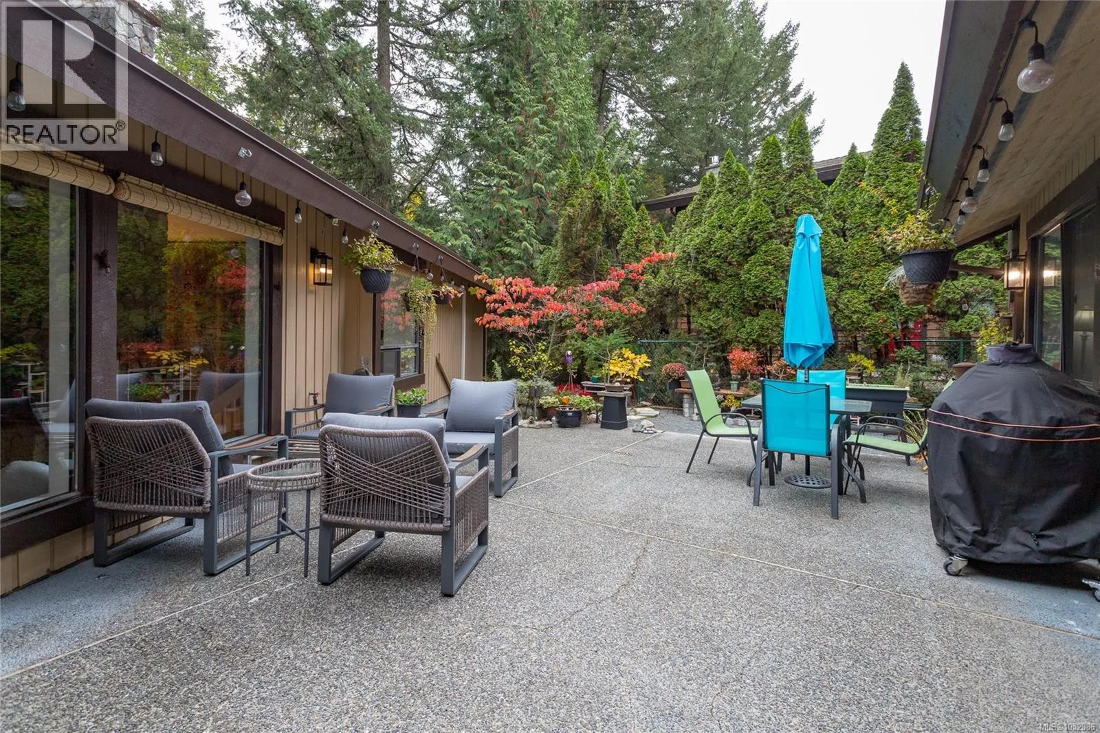 1043 Pondwood Lane