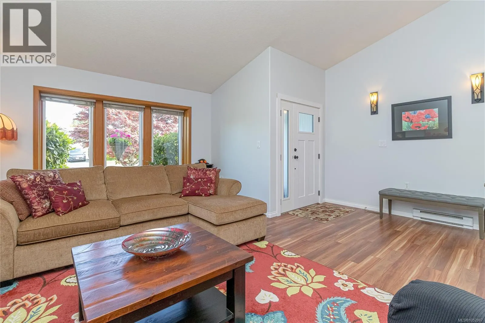 810 Colonia Dr