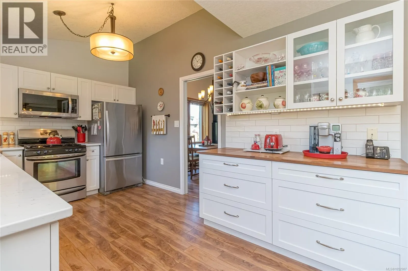 810 Colonia Dr